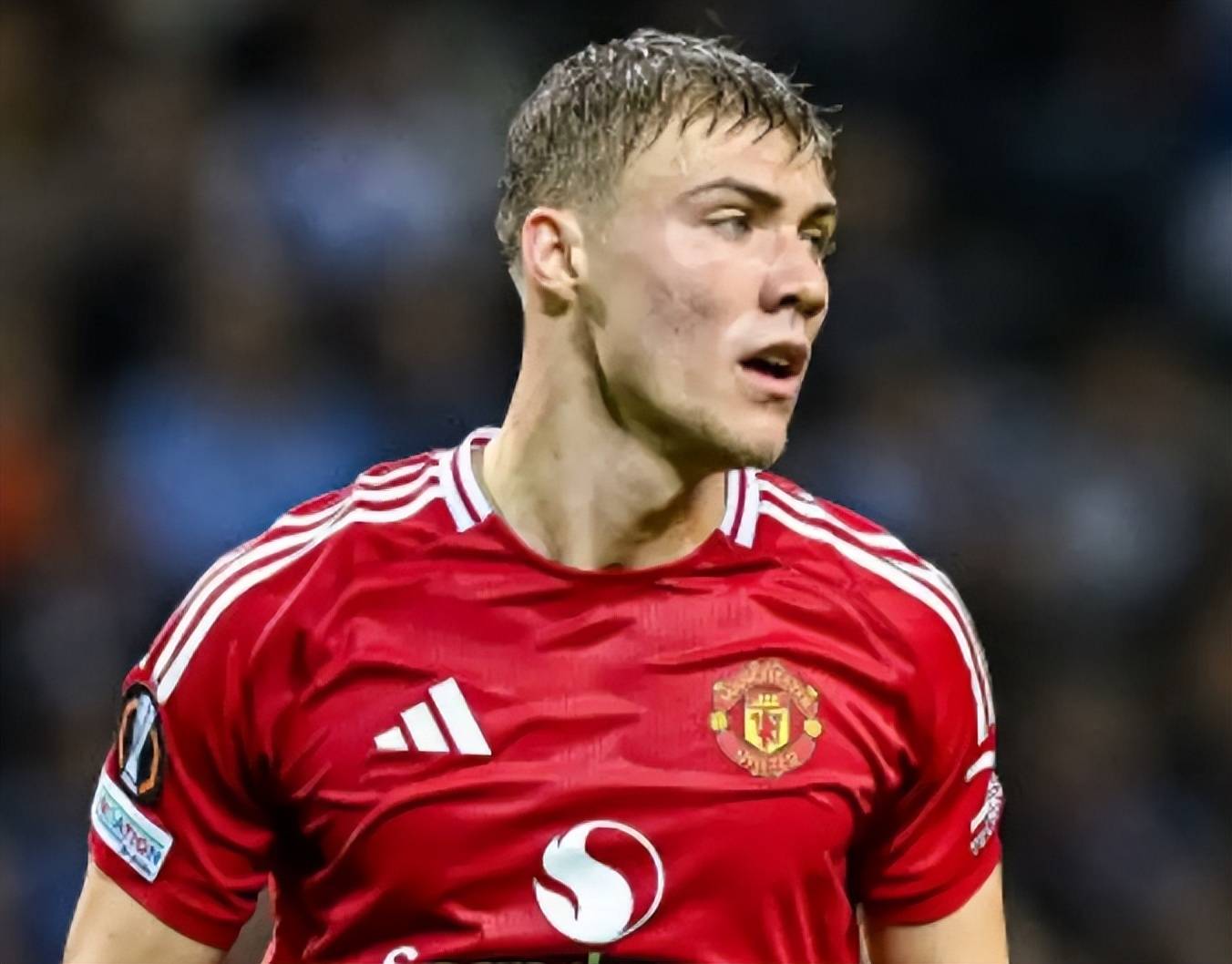 包含哈兰德在曼联比赛中出色防守,险胜引发热议!气势如虹延续的词条 包含哈兰德在曼联比赛中出色防守,险胜引发热议!气势如虹延续的词条