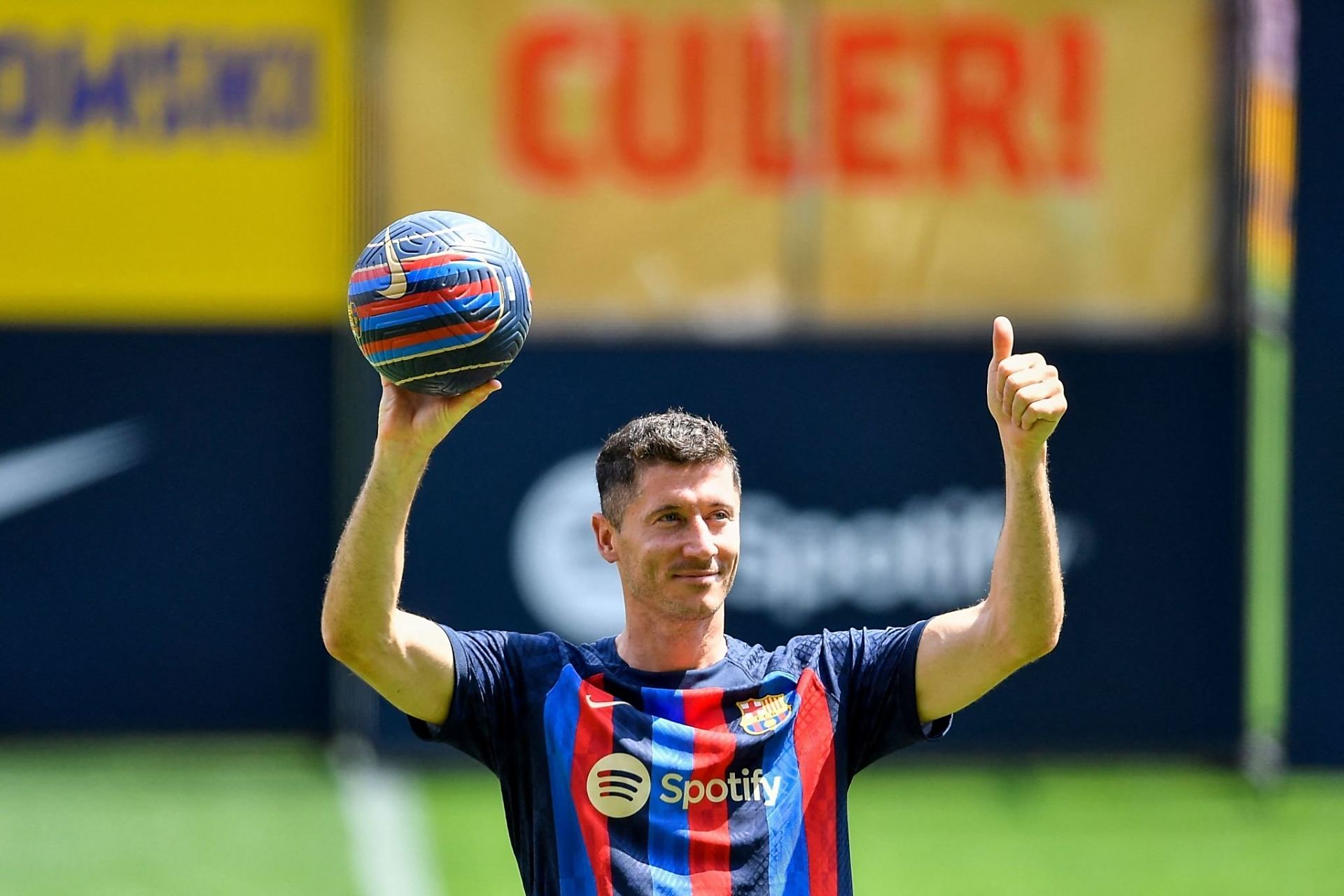 莱万多夫斯基重要时刻爆冷,RNG带队取胜!引发球迷热议 莱万多夫斯基重要时刻爆冷,RNG带队取胜!引发球迷热议