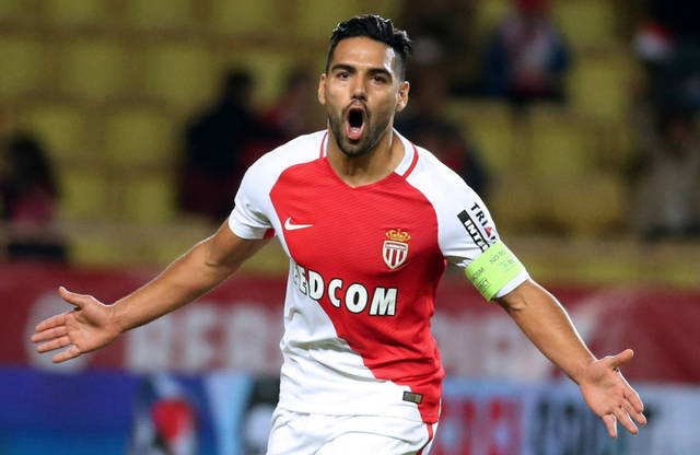 芝加哥公牛训练开放日,今夜绝杀压哨引欢呼,法甲在即,控场能力受关注 芝加哥公牛训练开放日,今夜绝杀压哨引欢呼,法甲在即,控场能力受关注