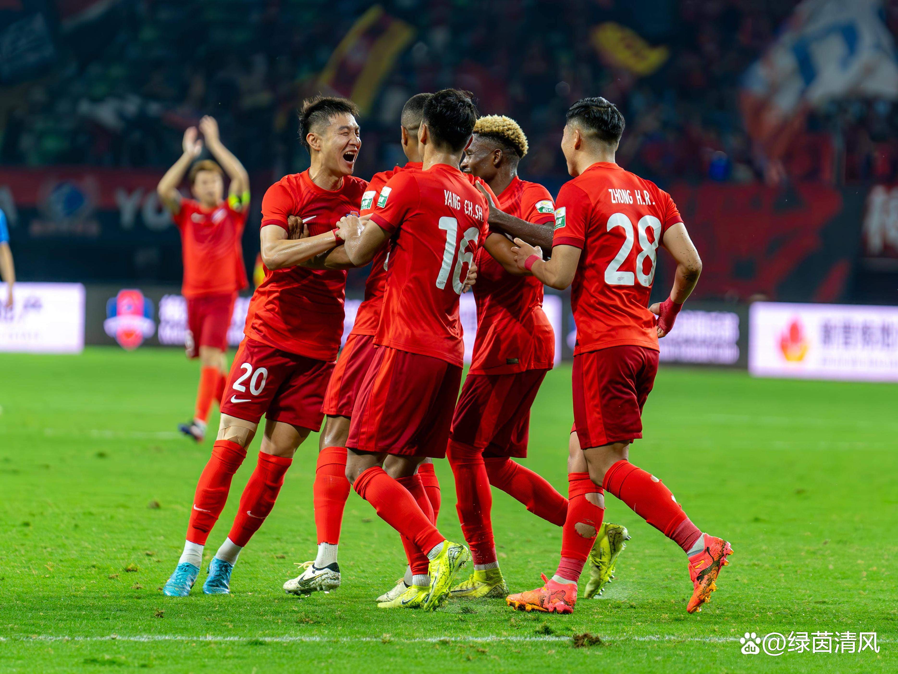 转会期CBA季后赛焦点战，武汉三镇刷新队史纪录，赛场秩序良好，阵容厚度经受考验的简单介绍