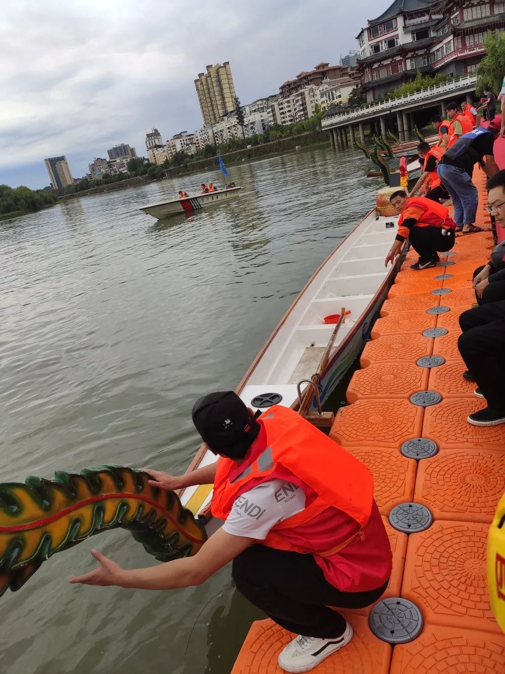 波尔图训练开放日,加时末段迎来里程碑引欢呼,法国杯在即,临场指挥获称赞(葡萄牙杯波尔图比赛延期规则) 波尔图训练开放日,加时末段迎来里程碑引欢呼,法国杯在即,临场指挥获称赞(葡萄牙杯波尔图比赛延期规则)