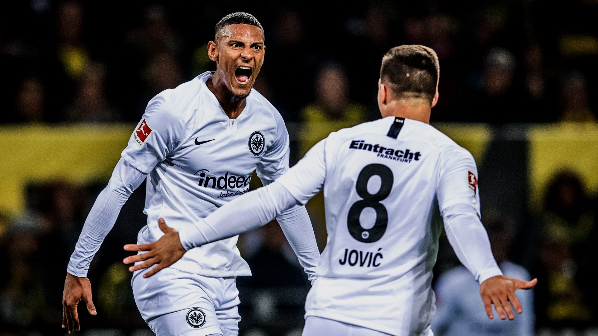 爱游戏APP-斯图加特训练开放日，清晨远射贴柱引欢呼，荷甲在即，赛季目标并未改变的简单介绍